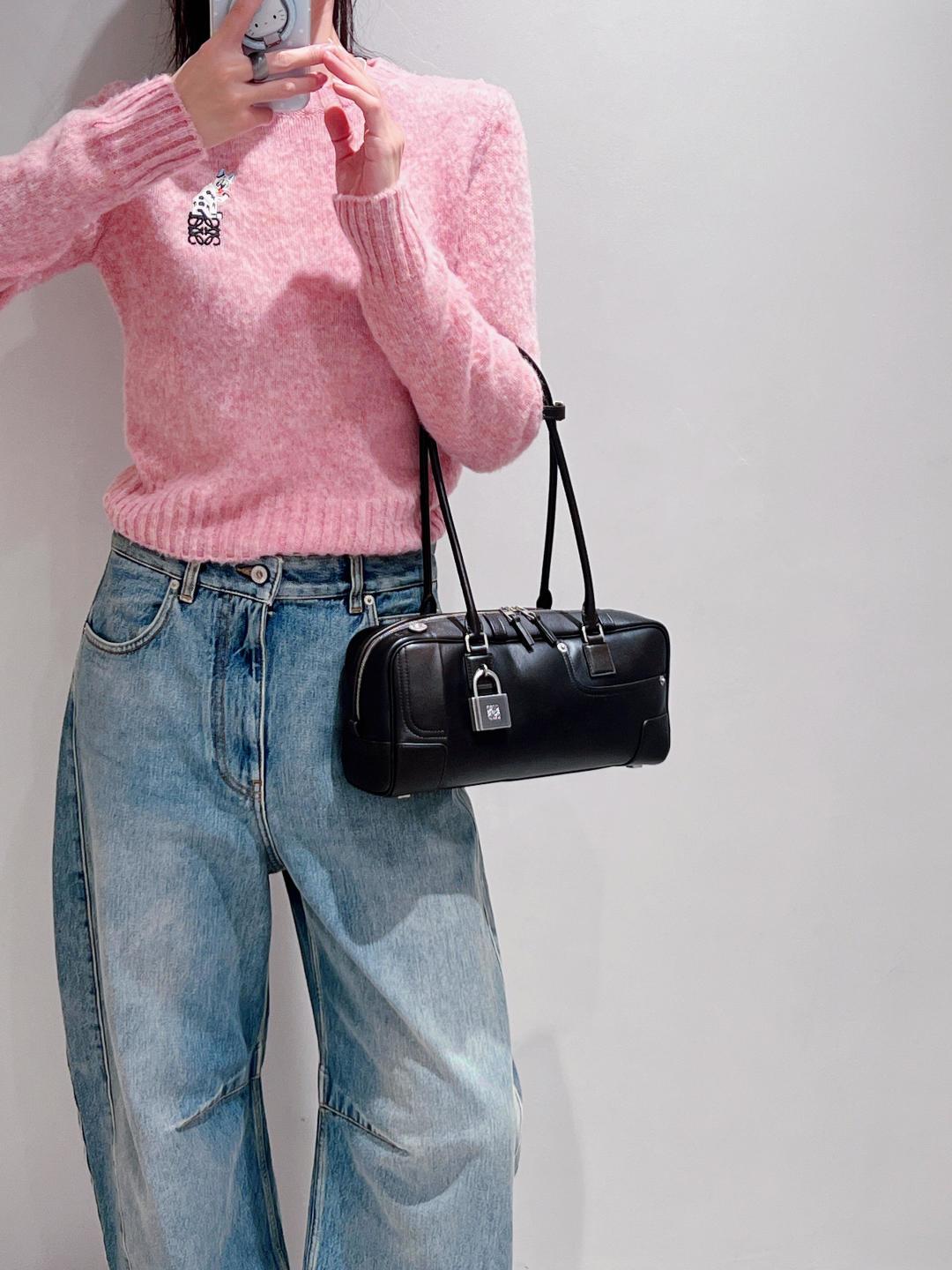 Loewe-Panta-Amazona-31-Cropped-Top-Handle-Shoulder-Bag-Black-Shiny-Calfskin-Leather